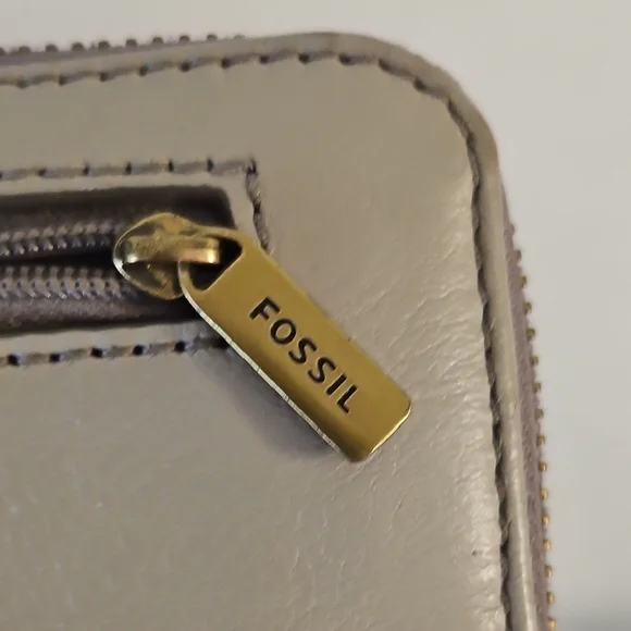 Fossil Beige Wallet with Colorful Stripes - Picture 8 of 16